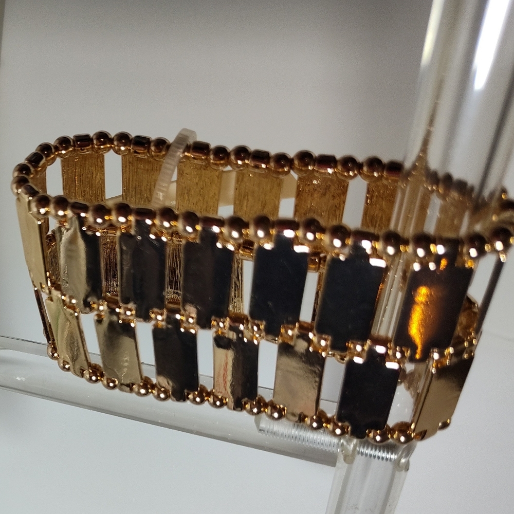 Gold Pane Wide Stretch Bracelet NWOT